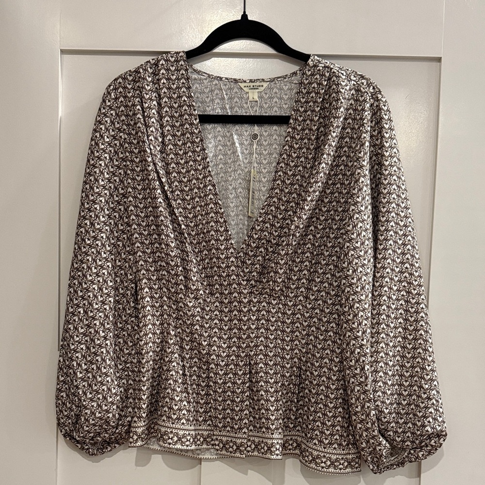NWT Max Studio Heart Print Brown & Cream V-Neck Balloon Sleeve Blouse.  Size L